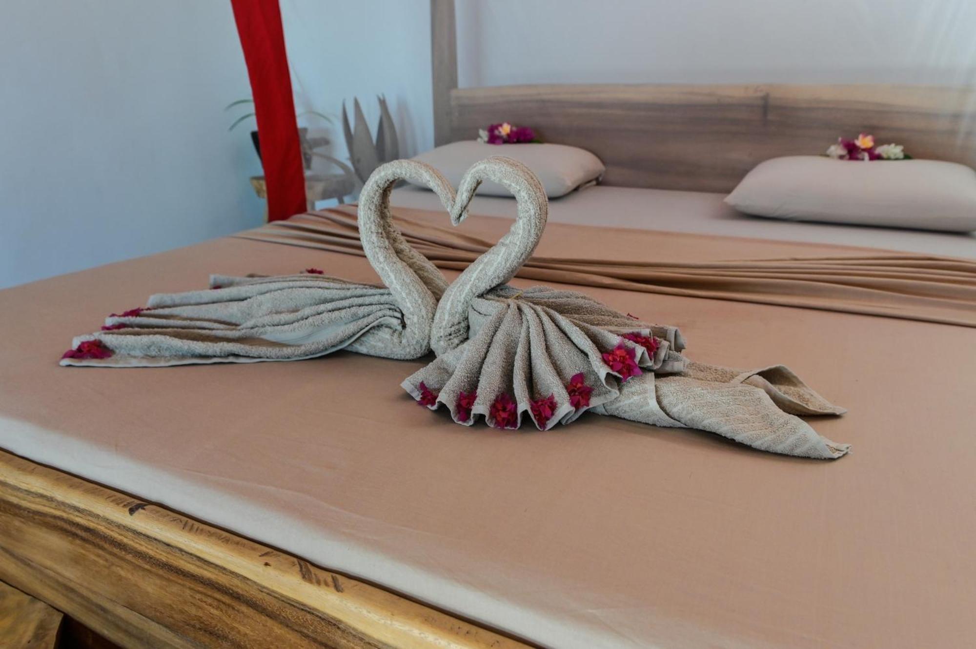Ambolobozo Shambala Madagascar: Beachfront Lodge And Adventures מראה חיצוני תמונה