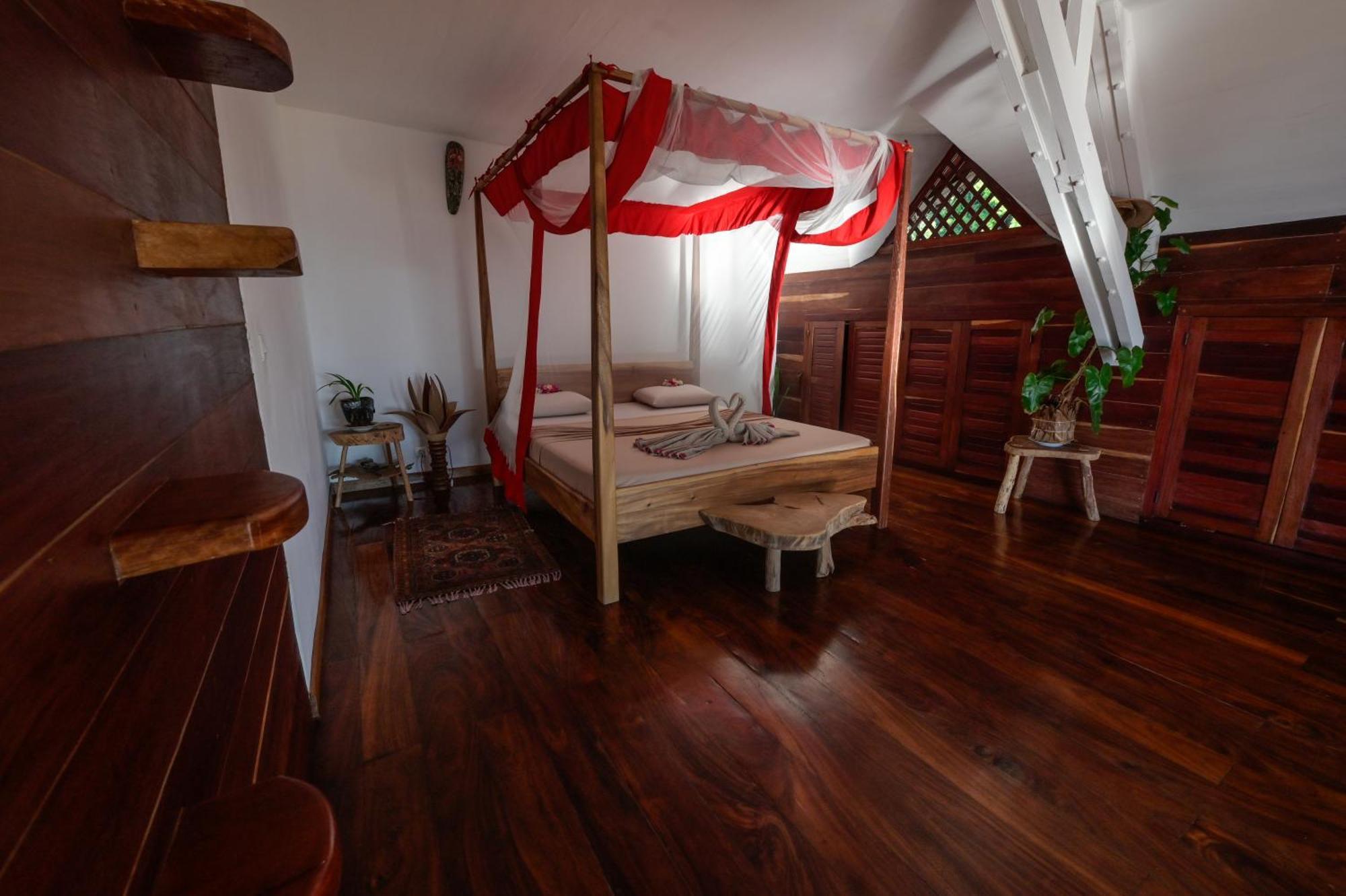 Ambolobozo Shambala Madagascar: Beachfront Lodge And Adventures מראה חיצוני תמונה