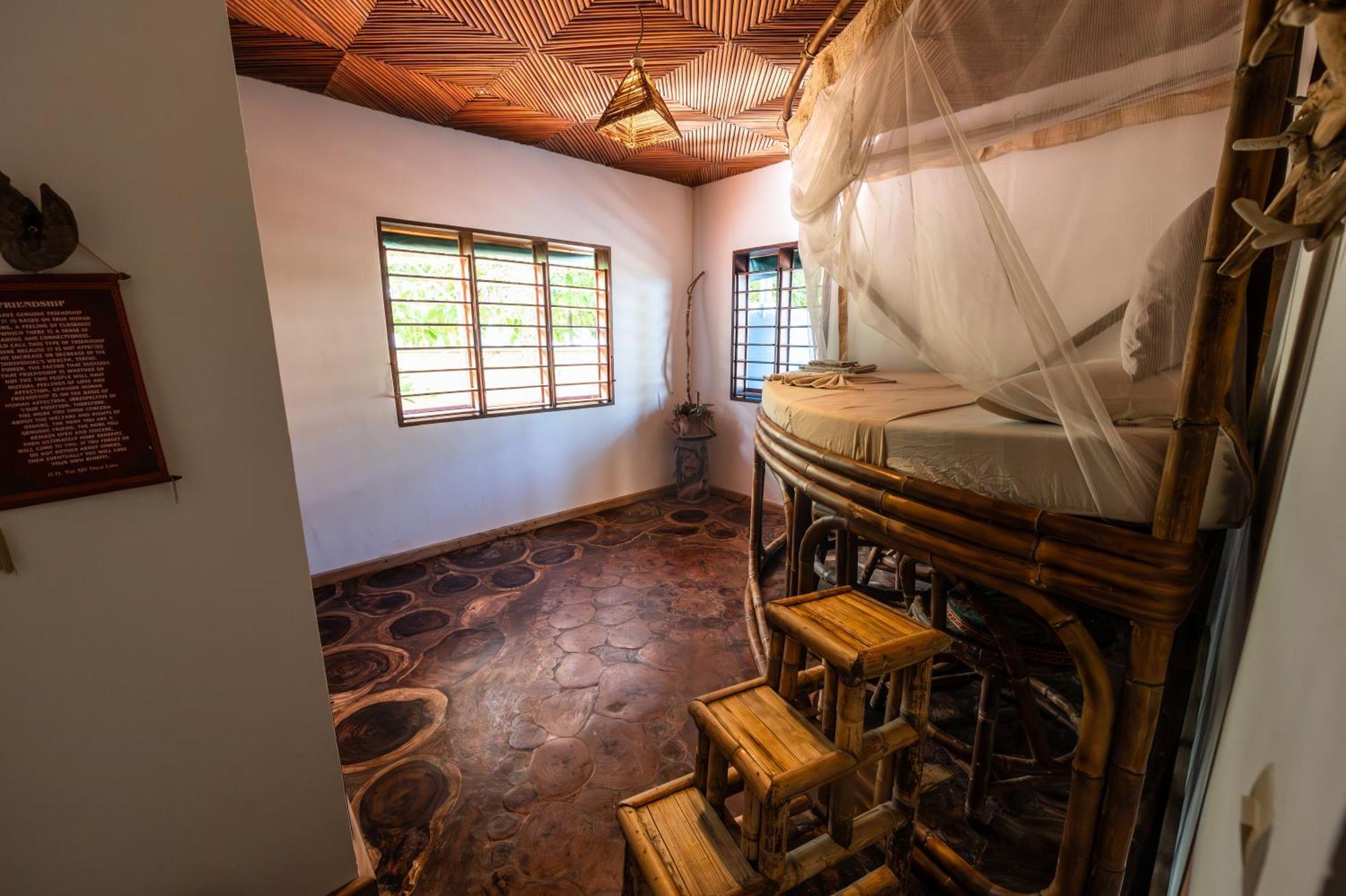 Ambolobozo Shambala Madagascar: Beachfront Lodge And Adventures מראה חיצוני תמונה
