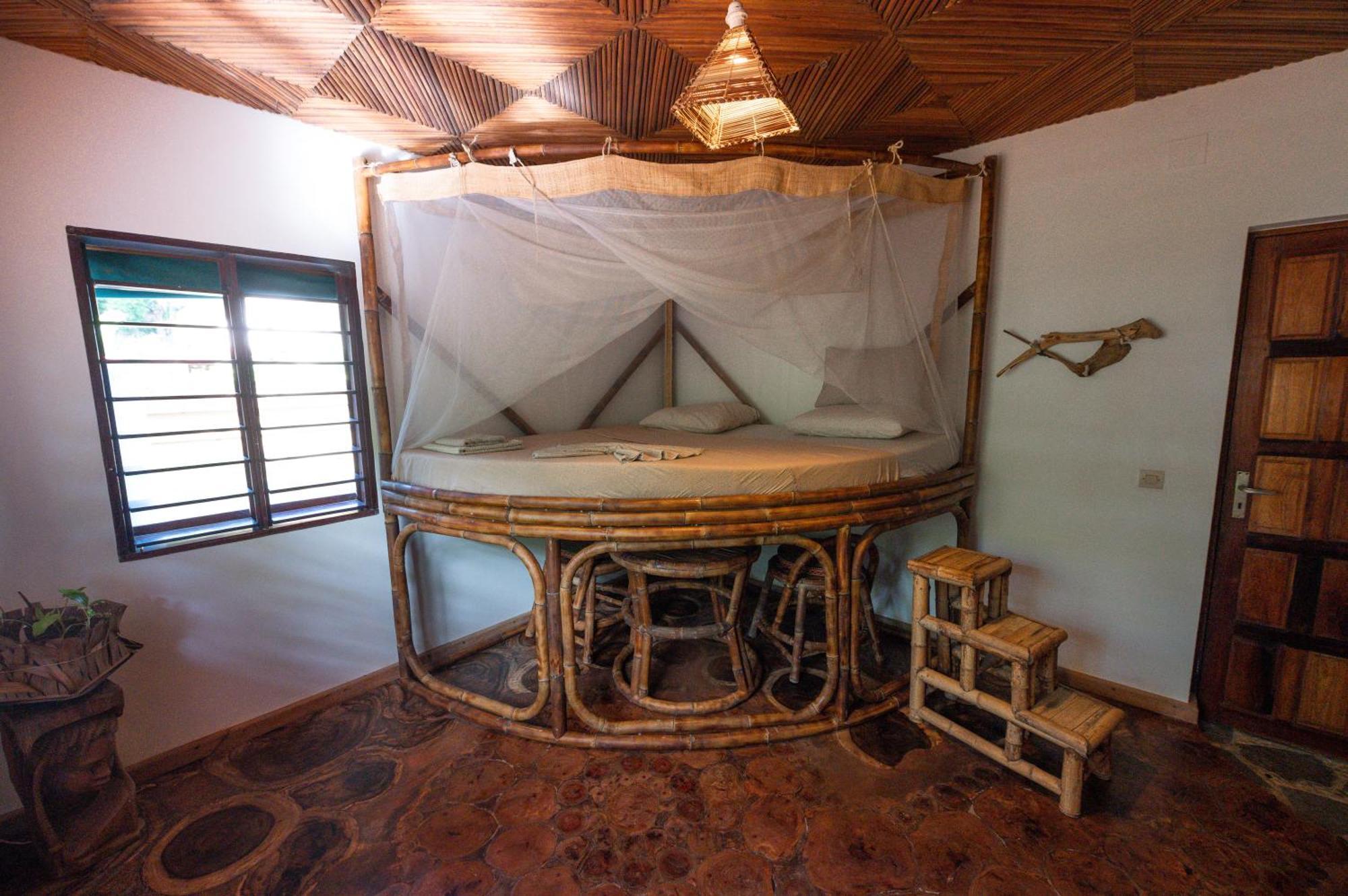 Ambolobozo Shambala Madagascar: Beachfront Lodge And Adventures מראה חיצוני תמונה