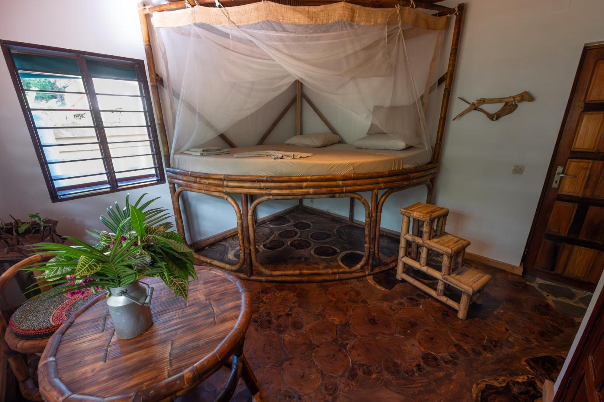 Ambolobozo Shambala Madagascar: Beachfront Lodge And Adventures מראה חיצוני תמונה